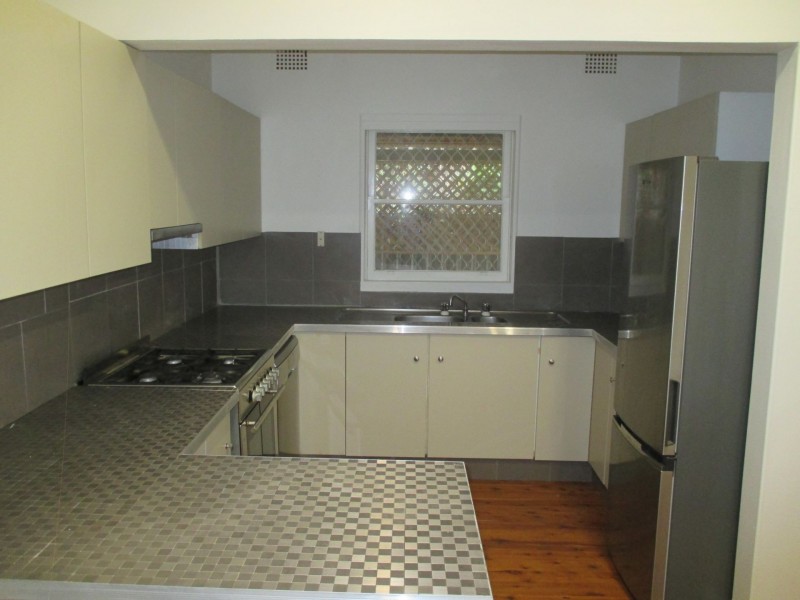 86 Fernleigh Road, Mount Austin NSW 2650