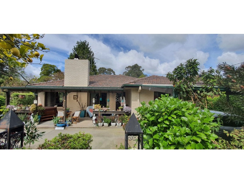 34 Jeeves Ave, Kalorama VIC 3766