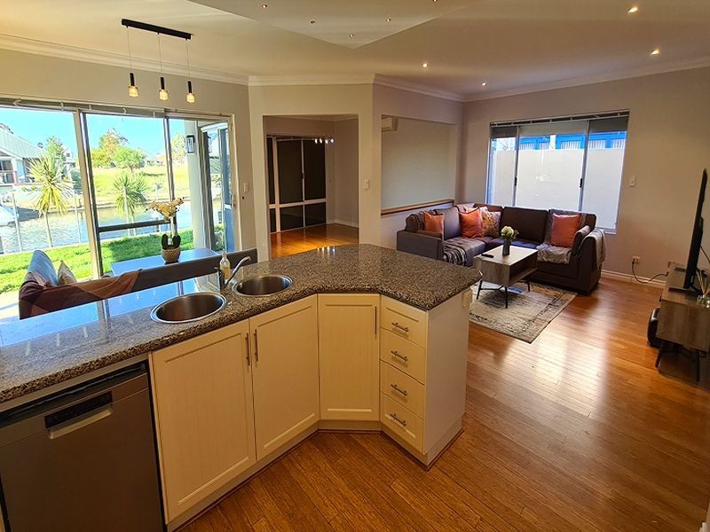 33 Waterlily Drive, Dudley Park WA 6210