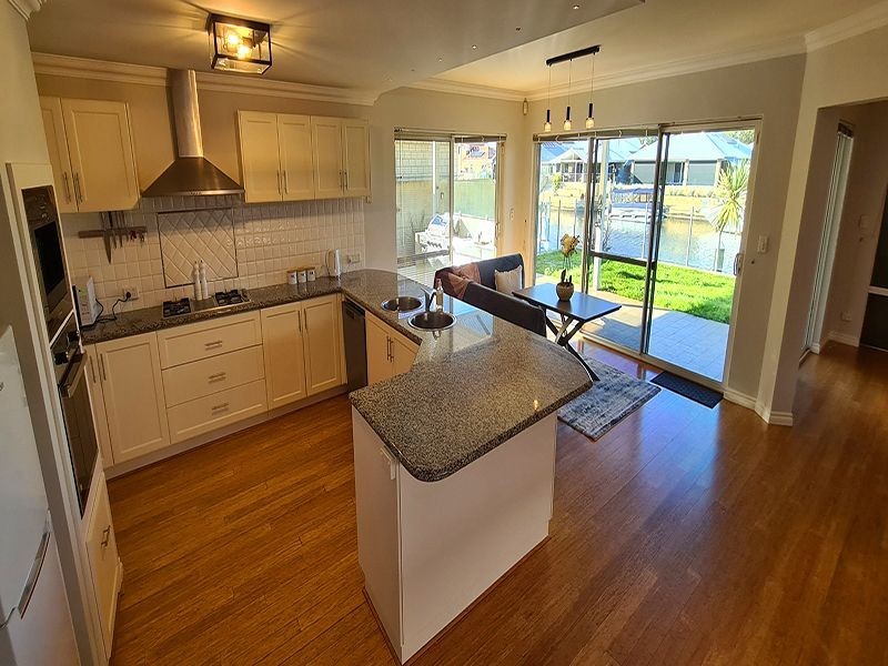 33 Waterlily Drive, Dudley Park WA 6210