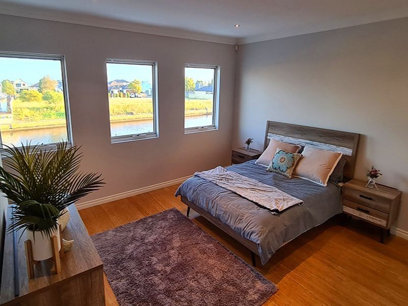 33 Waterlily Drive, Dudley Park WA 6210