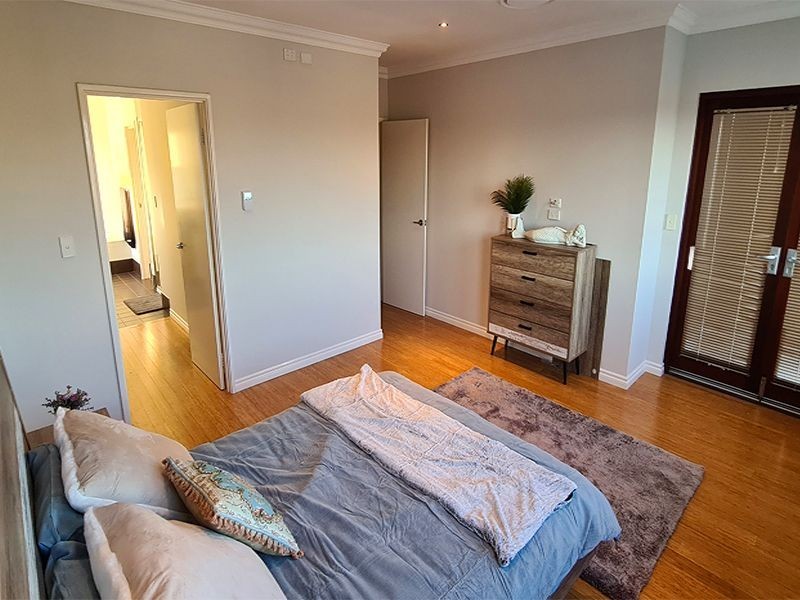 33 Waterlily Drive, Dudley Park WA 6210