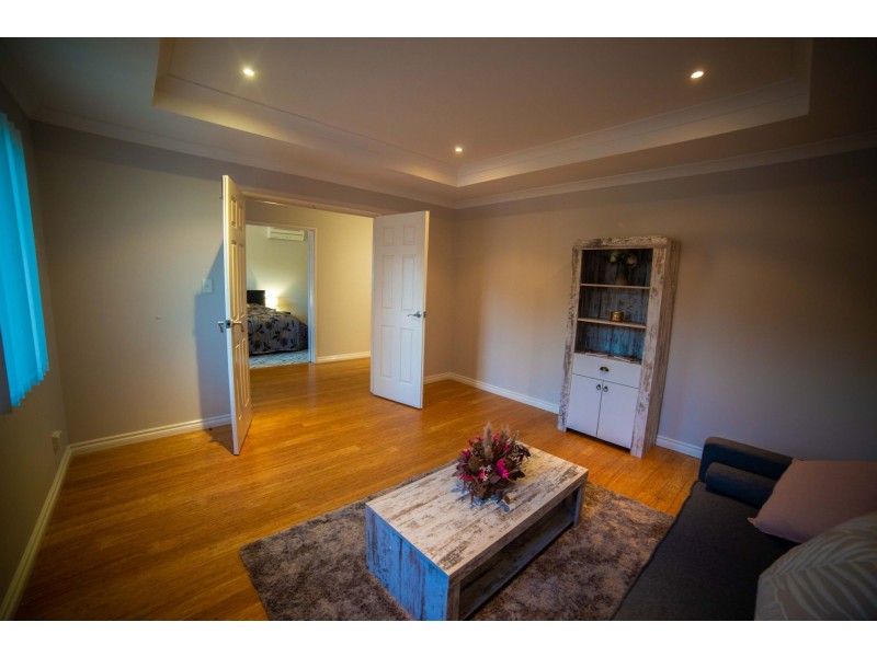 33 Waterlily Drive, Dudley Park WA 6210