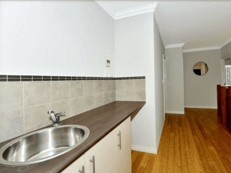 33 Waterlily Drive, Dudley Park WA 6210