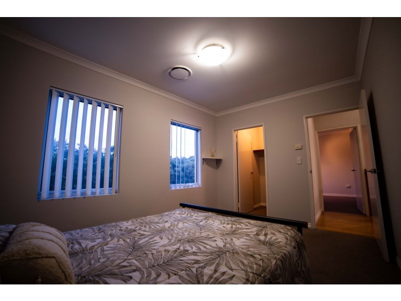 33 Waterlily Drive, Dudley Park WA 6210