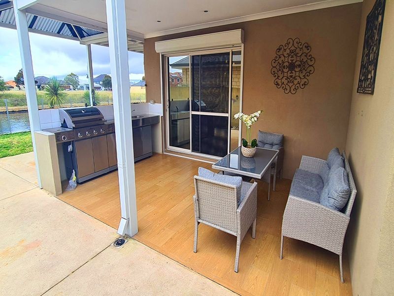 33 Waterlily Drive, Dudley Park WA 6210