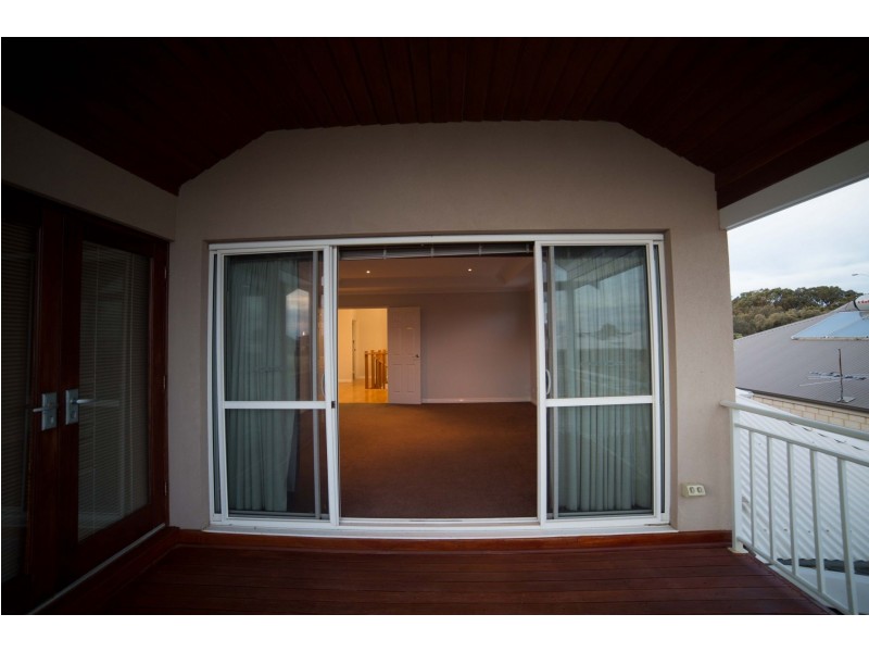 33 Waterlily Drive, Dudley Park WA 6210