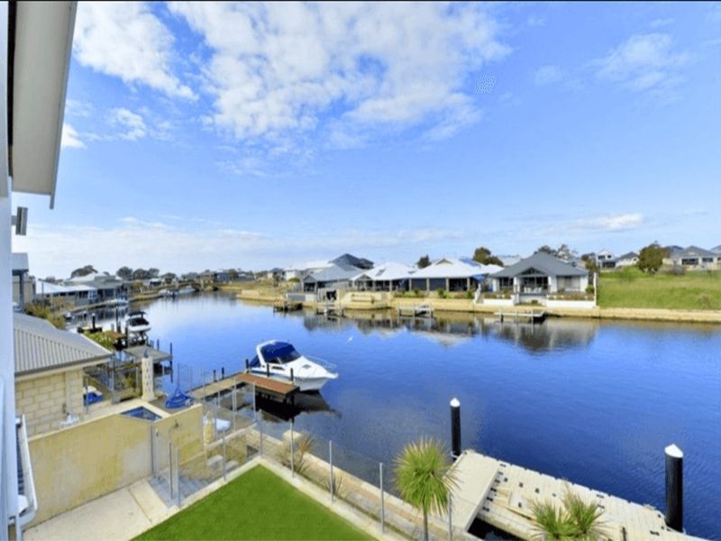 33 Waterlily Drive, Dudley Park WA 6210