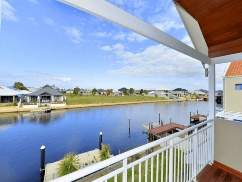 33 Waterlily Drive, Dudley Park WA 6210