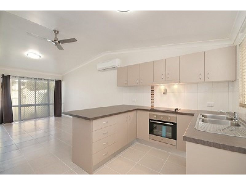 1-4/9 Halloran Street, Hermit Park QLD 4812