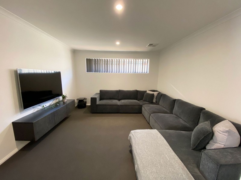 7 Unwin Way, Byford WA 6122