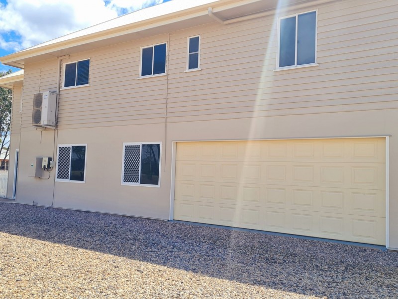 2 Burke Street, Yuleba QLD 4427