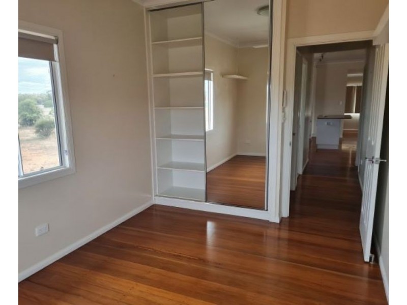 2 Burke Street, Yuleba QLD 4427