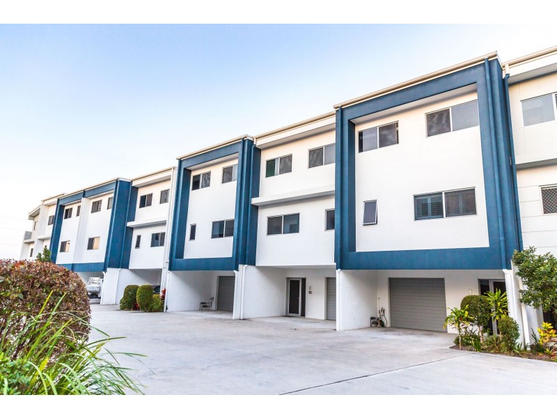 18/1 Mervyn Thomas Drive, Hope Island QLD 4212