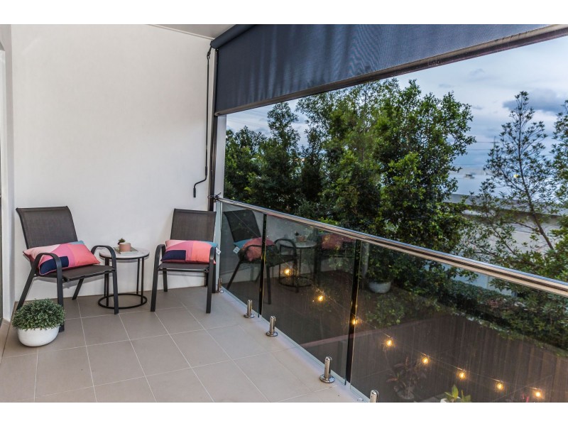 18/1 Mervyn Thomas Drive, Hope Island QLD 4212