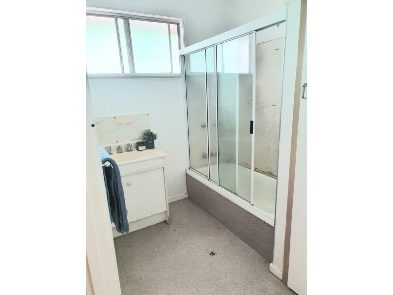 24 Kokoda Road, Soldiers Hill QLD 4825