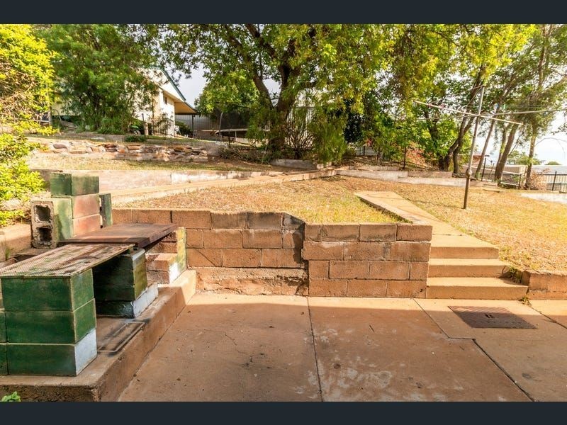 24 Kokoda Road, Soldiers Hill QLD 4825