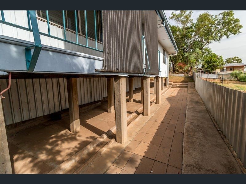 24 Kokoda Road, Soldiers Hill QLD 4825