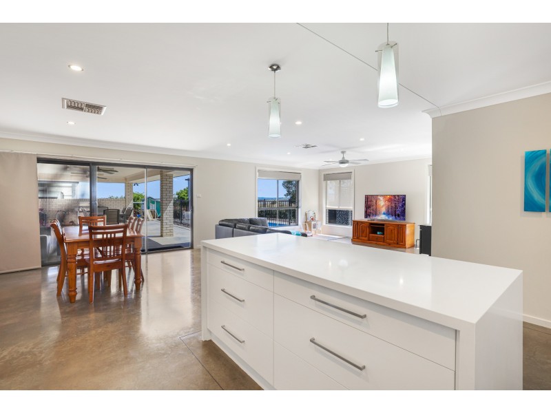 11 Windmill Drive, Moore Creek NSW 2340