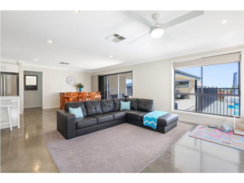 11 Windmill Drive, Moore Creek NSW 2340