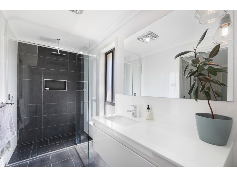 11 Windmill Drive, Moore Creek NSW 2340