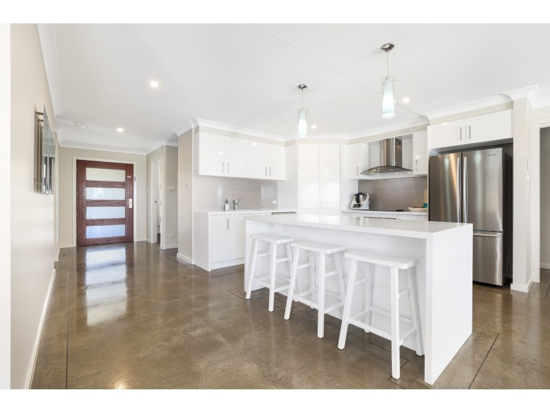 11 Windmill Drive, Moore Creek NSW 2340