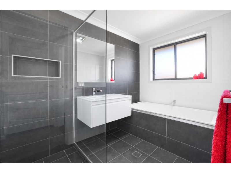11 Windmill Drive, Moore Creek NSW 2340