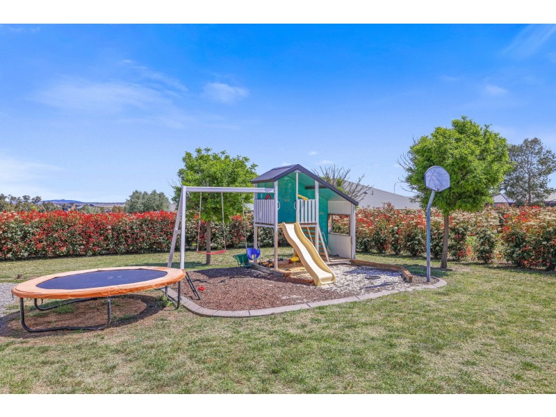 11 Windmill Drive, Moore Creek NSW 2340