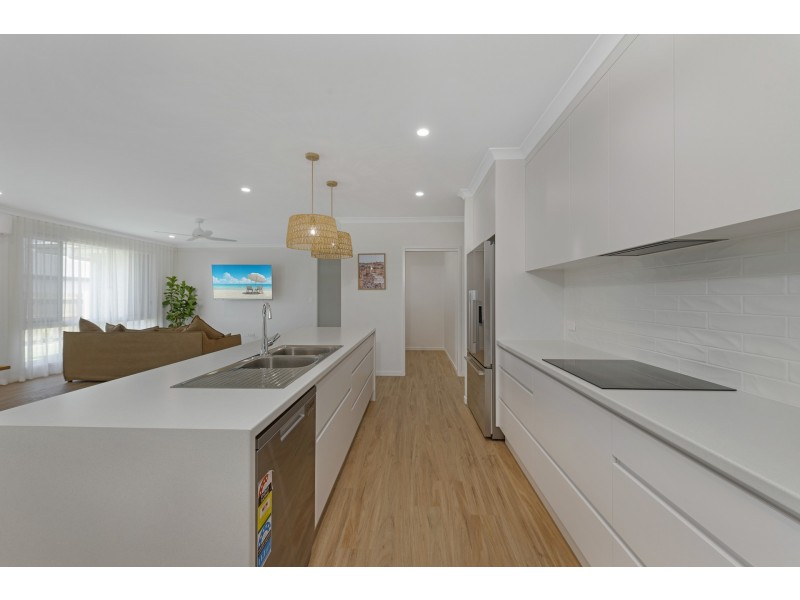 12 Lavella Street, Bargara QLD 4670