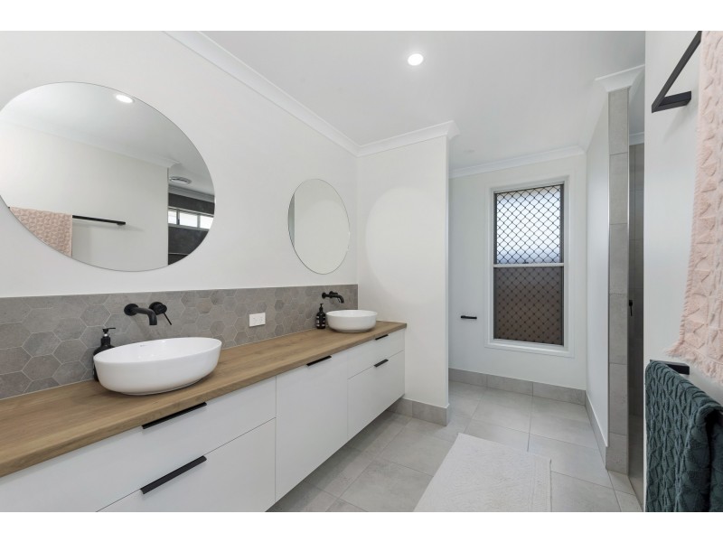 12 Lavella Street, Bargara QLD 4670
