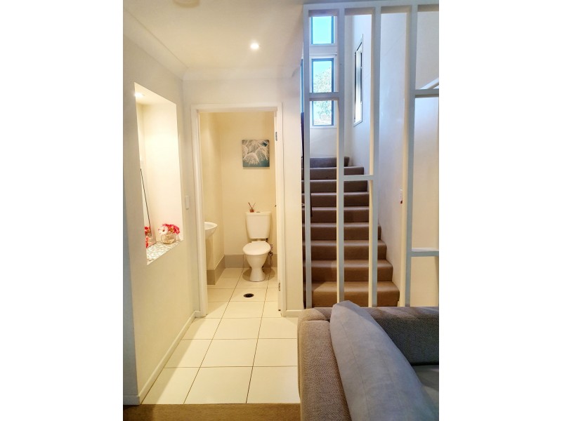 11/1 Belongil Street, Pacific Pines QLD 4211