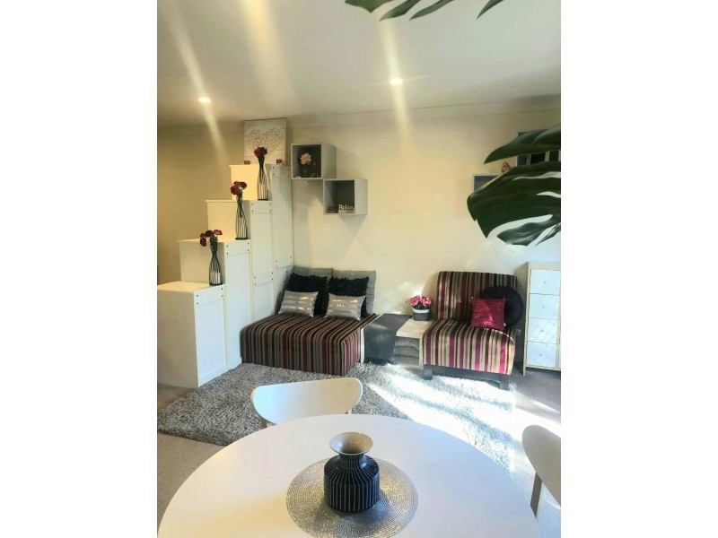 11/1 Belongil Street, Pacific Pines QLD 4211