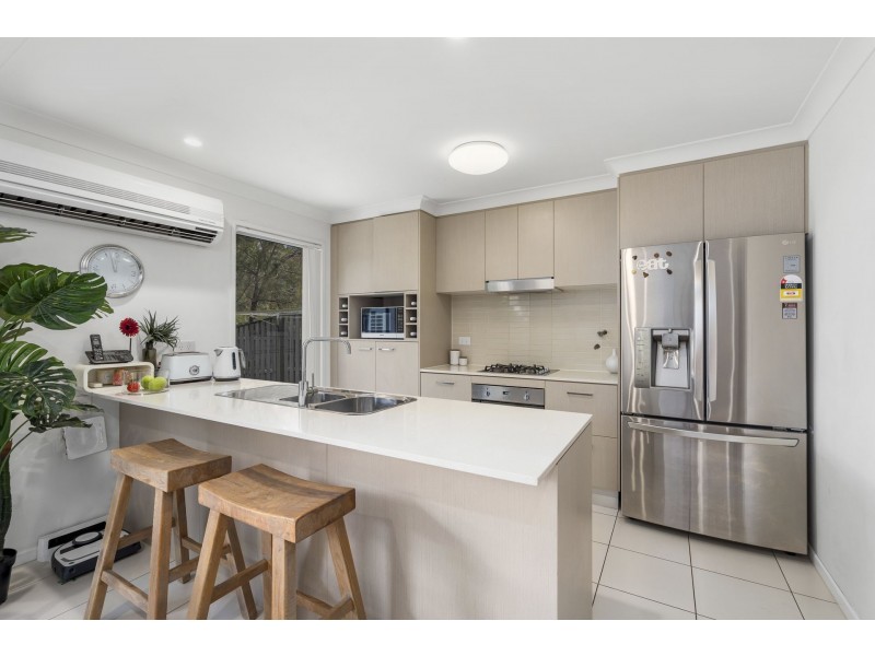 11/1 Belongil Street, Pacific Pines QLD 4211