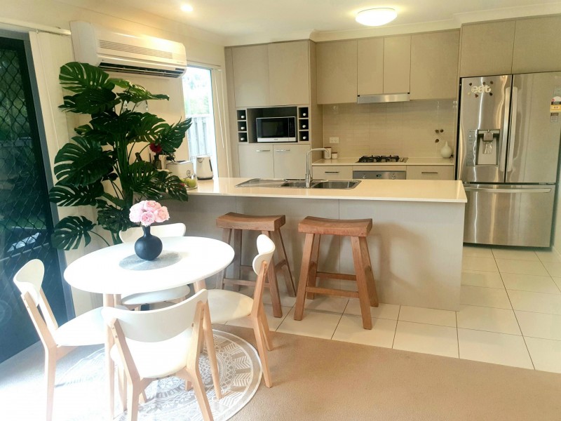 11/1 Belongil Street, Pacific Pines QLD 4211