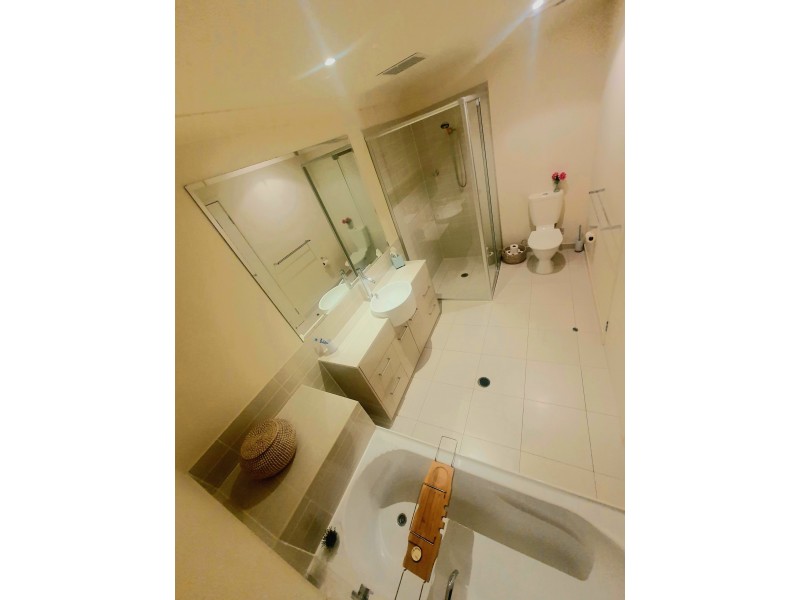 11/1 Belongil Street, Pacific Pines QLD 4211