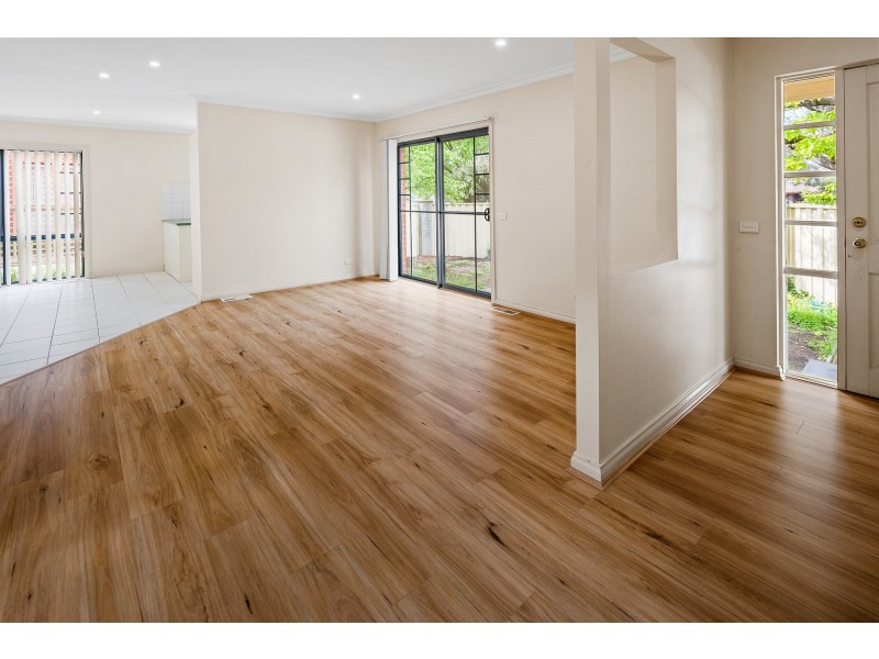 1/2D Ireland Street, Burwood VIC 3125