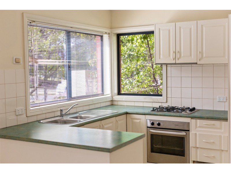 1/2D Ireland Street, Burwood VIC 3125