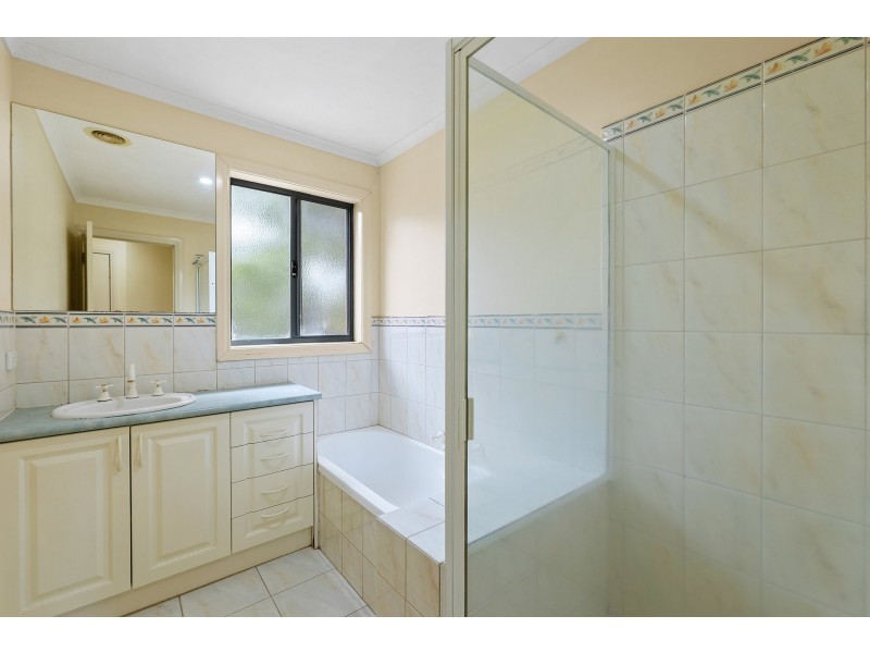 1/2D Ireland Street, Burwood VIC 3125