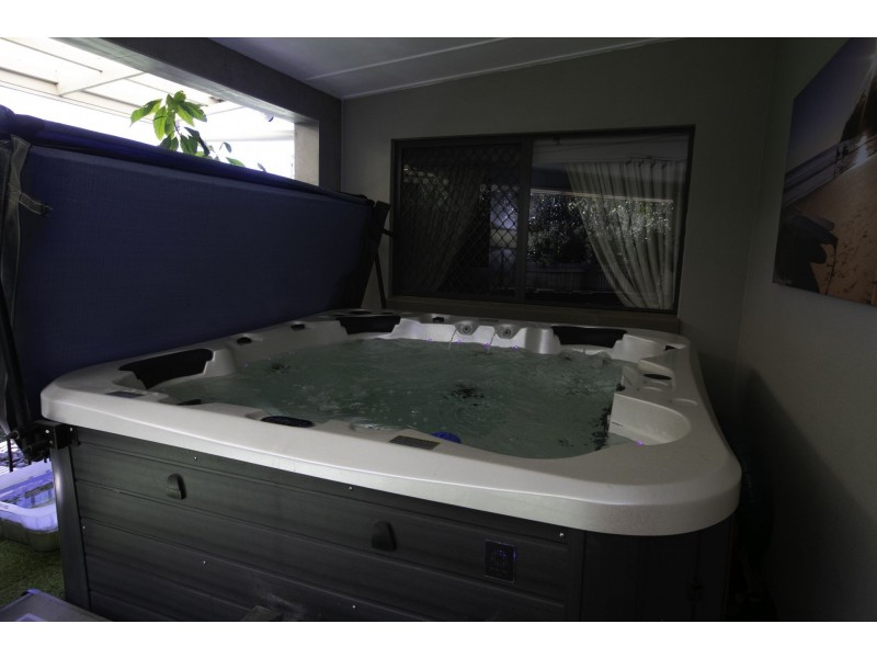 125 Cedar Creek Road, Upper Kedron QLD 4055