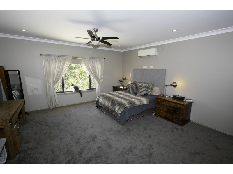 125 Cedar Creek Road, Upper Kedron QLD 4055