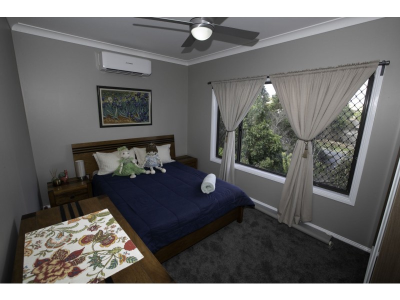 125 Cedar Creek Road, Upper Kedron QLD 4055