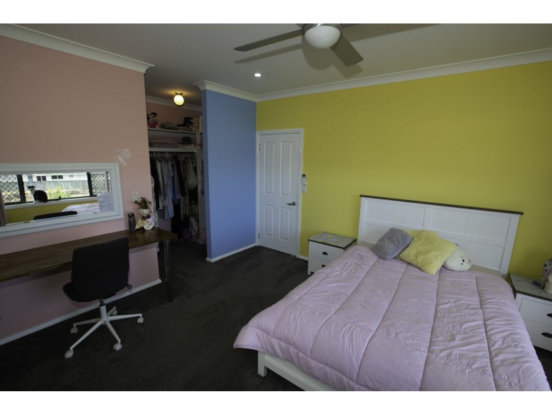 125 Cedar Creek Road, Upper Kedron QLD 4055