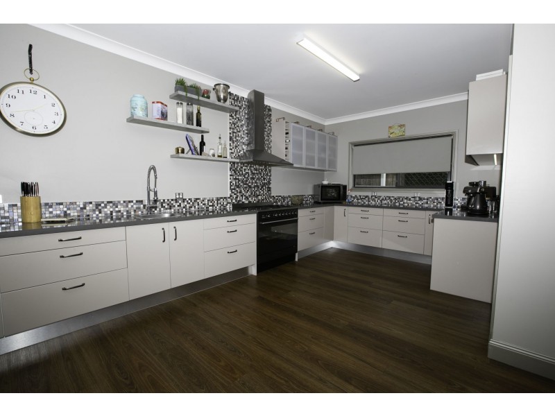 125 Cedar Creek Road, Upper Kedron QLD 4055