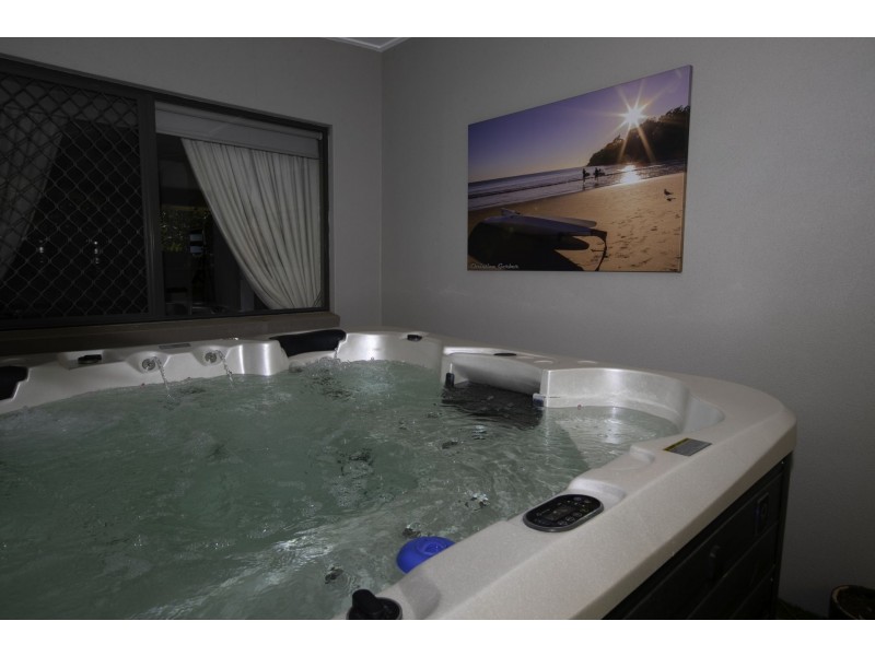 125 Cedar Creek Road, Upper Kedron QLD 4055