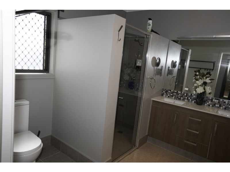 125 Cedar Creek Road, Upper Kedron QLD 4055