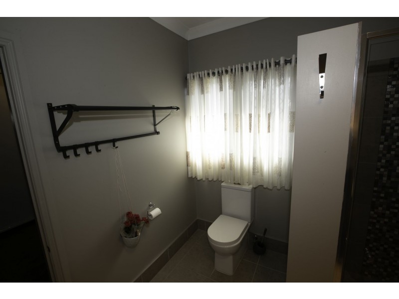 125 Cedar Creek Road, Upper Kedron QLD 4055