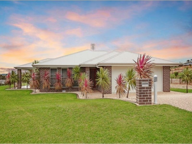 11 Kingston Road, Hodgson Vale QLD 4352