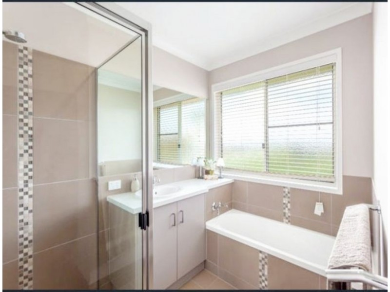 11 Kingston Road, Hodgson Vale QLD 4352