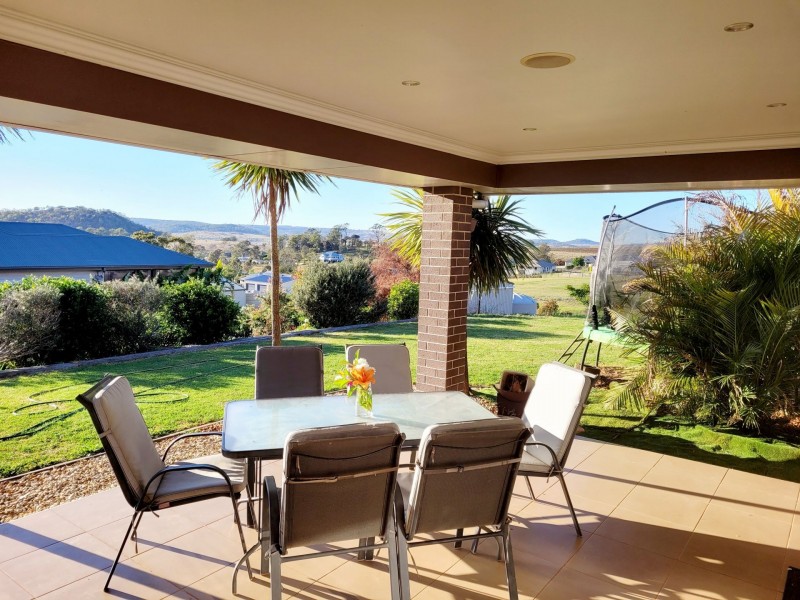 11 Kingston Road, Hodgson Vale QLD 4352