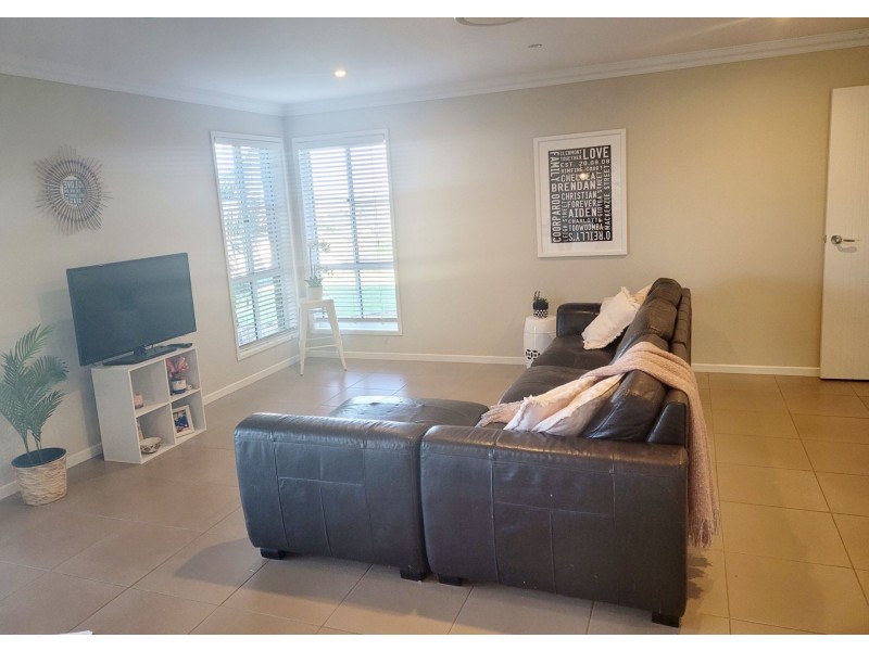 11 Kingston Road, Hodgson Vale QLD 4352